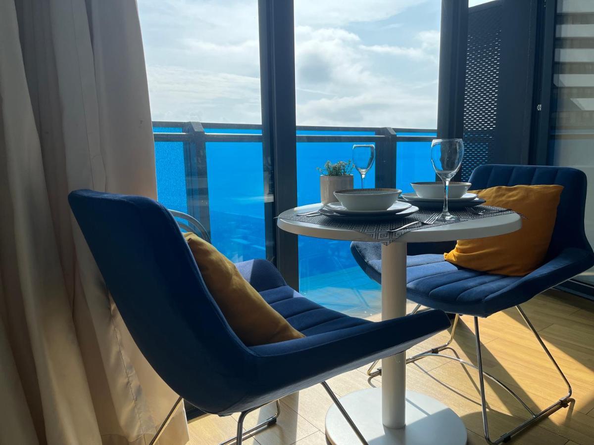 1-Bedroom Studio Apartment In Orbi City - Side Seaview Batumi Kültér fotó