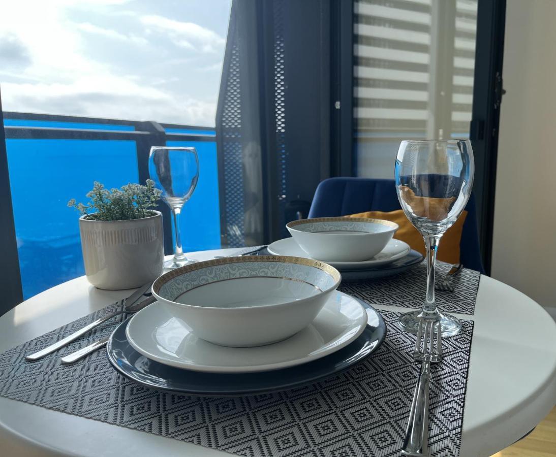 1-Bedroom Studio Apartment In Orbi City - Side Seaview Batumi Kültér fotó